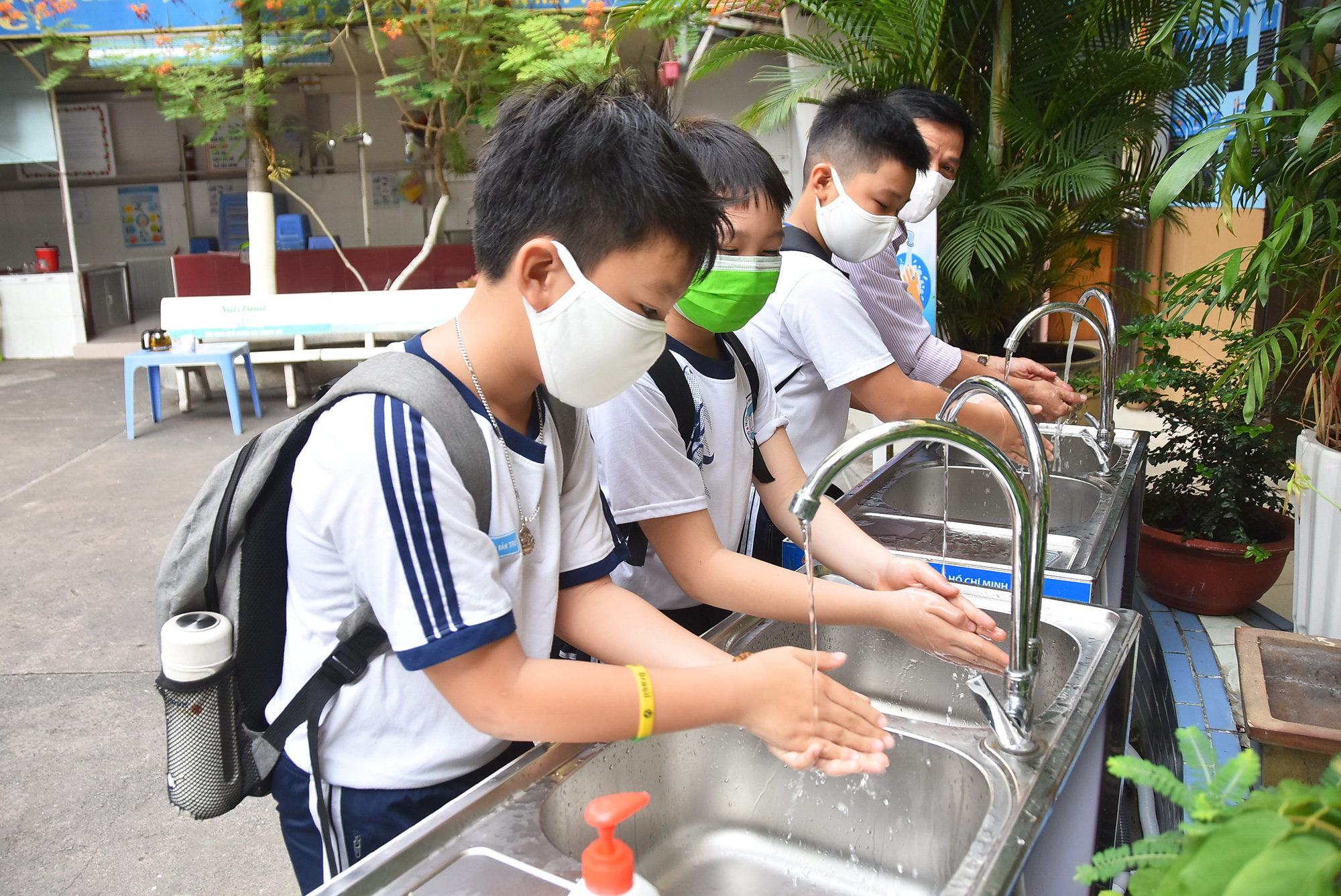 Đi học mùa hè, lo những bệnh gì?