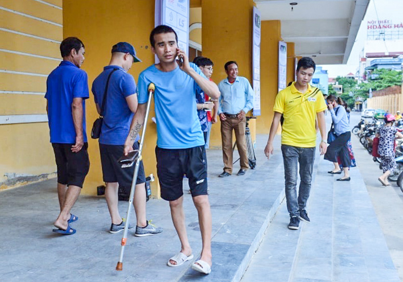 V.League 2020 trở lại: H&agrave;ng ng&agrave;n người đổ x&ocirc; đến s&acirc;n mua v&eacute; trận Nam Định-HAGL - Ảnh 9.