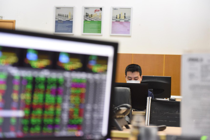 Cổ phiếu giá thấp vẫn hấp dẫn đầu tư