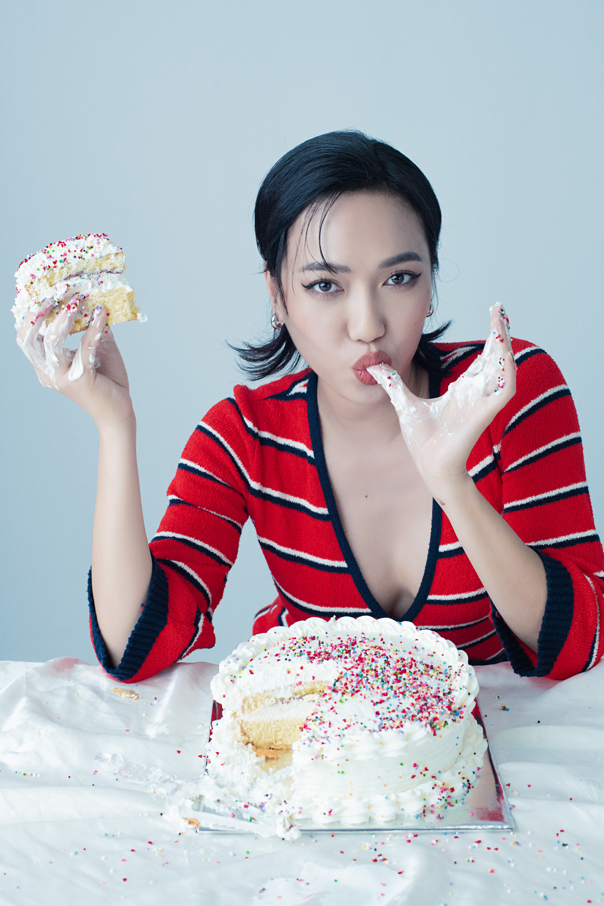 Diệu Nhi lột x&aacute;c với h&igrave;nh ảnh n&oacute;ng bỏng - Ảnh 6.