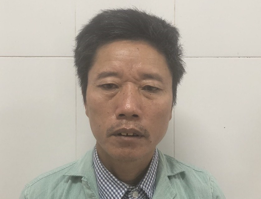 Gã đàn ông dùng kéo đâm bạn vợ dã man