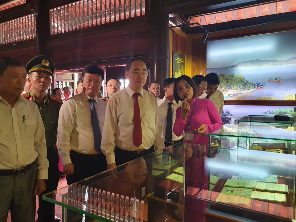 B&iacute; thư Th&agrave;nh ủy TP HCM cắt băng kh&aacute;nh th&agrave;nh nh&agrave; trưng b&agrave;y bổ sung v&agrave; nh&agrave; b&aacute;i đường tại Khu di t&iacute;ch Kim Li&ecirc;n - Ảnh 2.