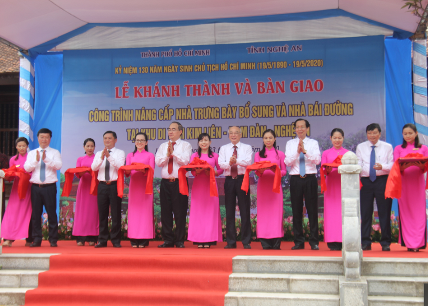 Bí thư Thành ủy TP HCM cắt băng khánh thành nhà trưng bày bổ sung và nhà bái đường tại Khu di tích Kim Liên