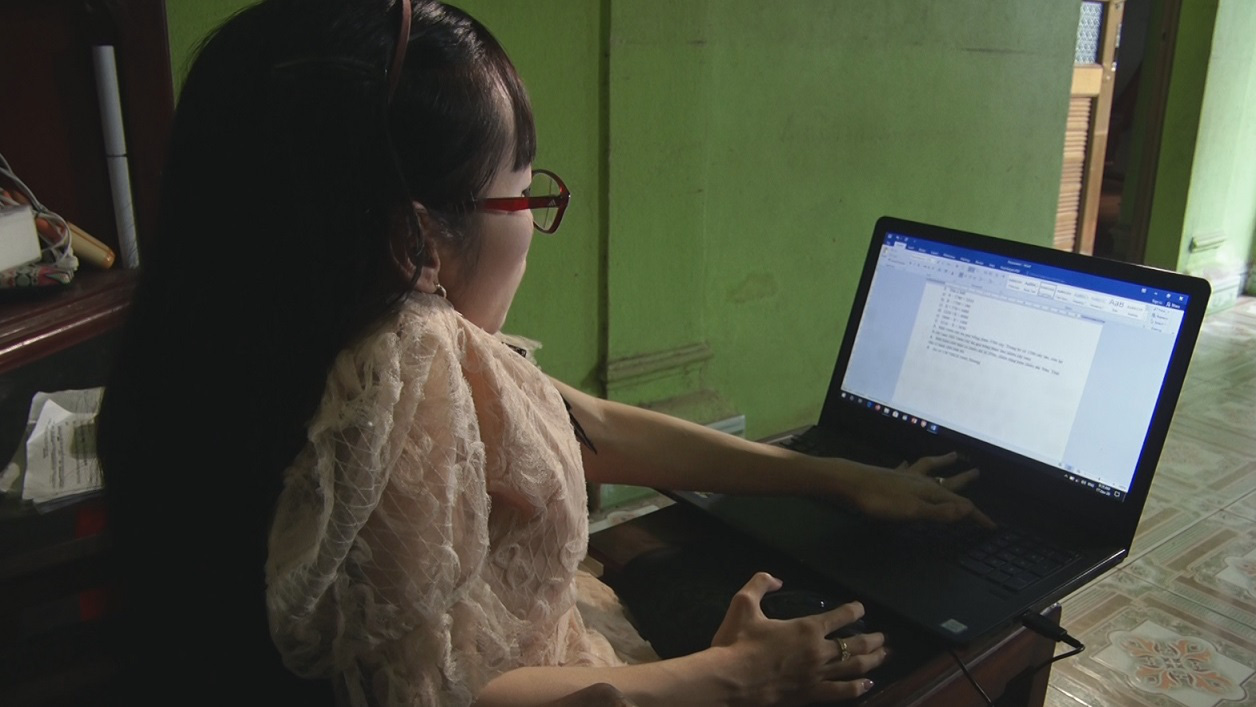 Hành trình 16 năm gieo mầm chữ của cô giáo xương thủy tinh - Ảnh 2.