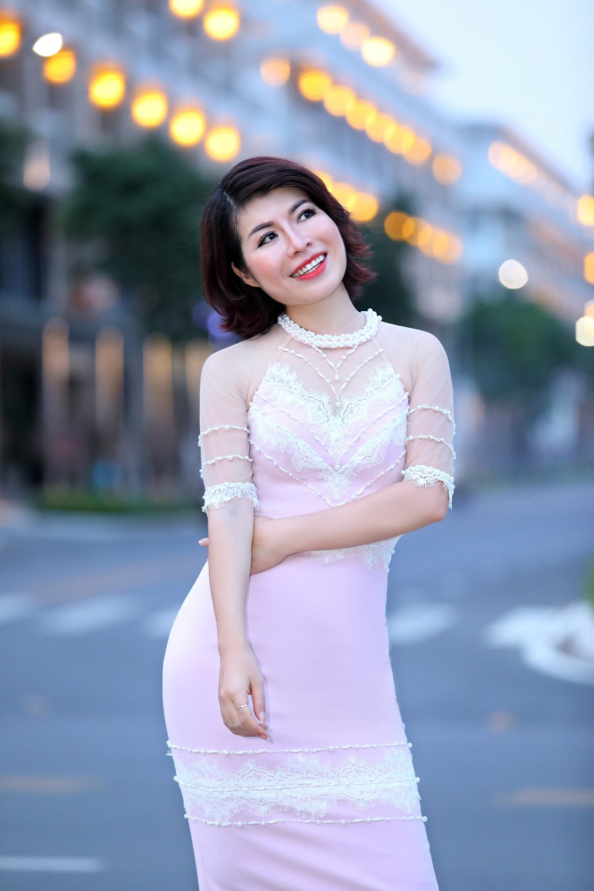 Diễn giả - MC Thi Thảo: Tự tin, sang trọng với thiết kế Phoenix_V của siêu mẫu Vũ Thu Phương - Ảnh 9.