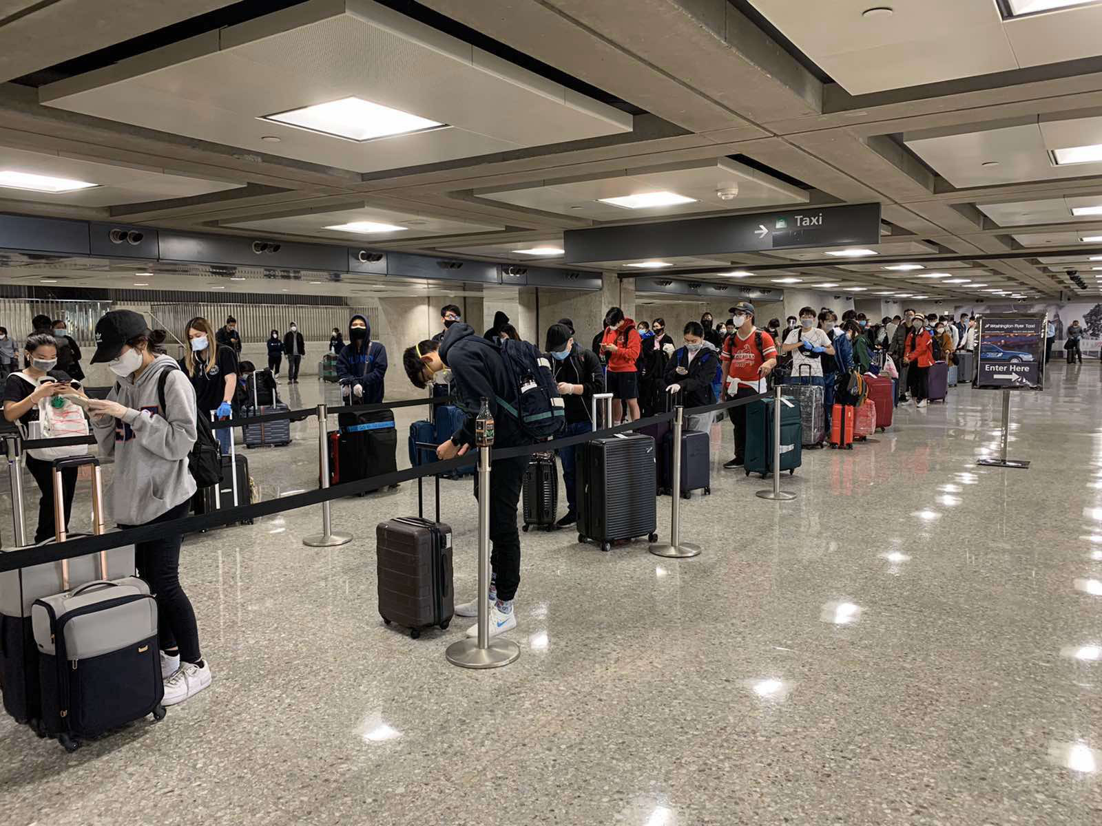 Đưa hơn 340 người Việt từ Washington DC về Nội B&agrave;i - Ảnh 8.