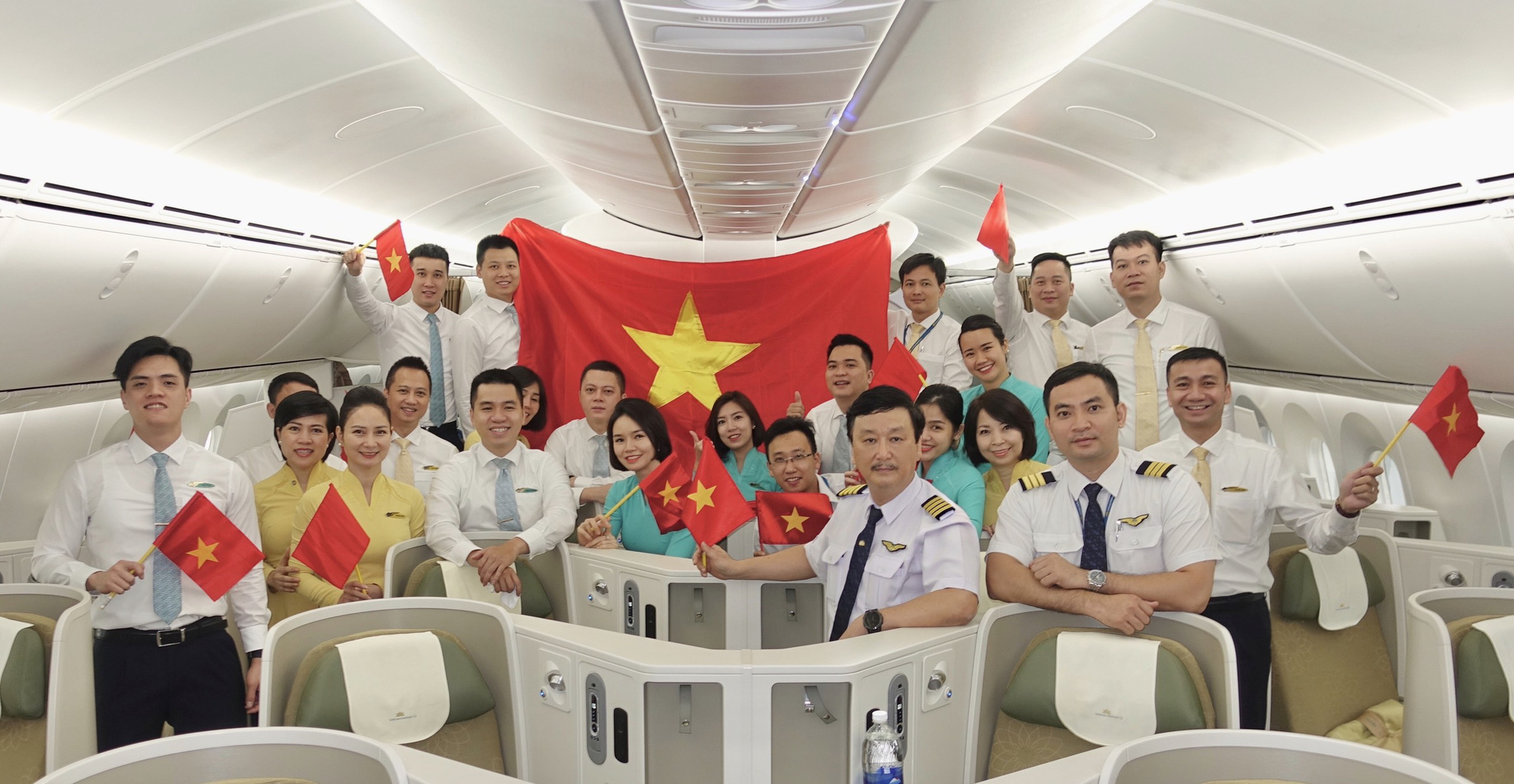 Đưa hơn 340 người Việt từ Washington DC về Nội B&agrave;i - Ảnh 11.