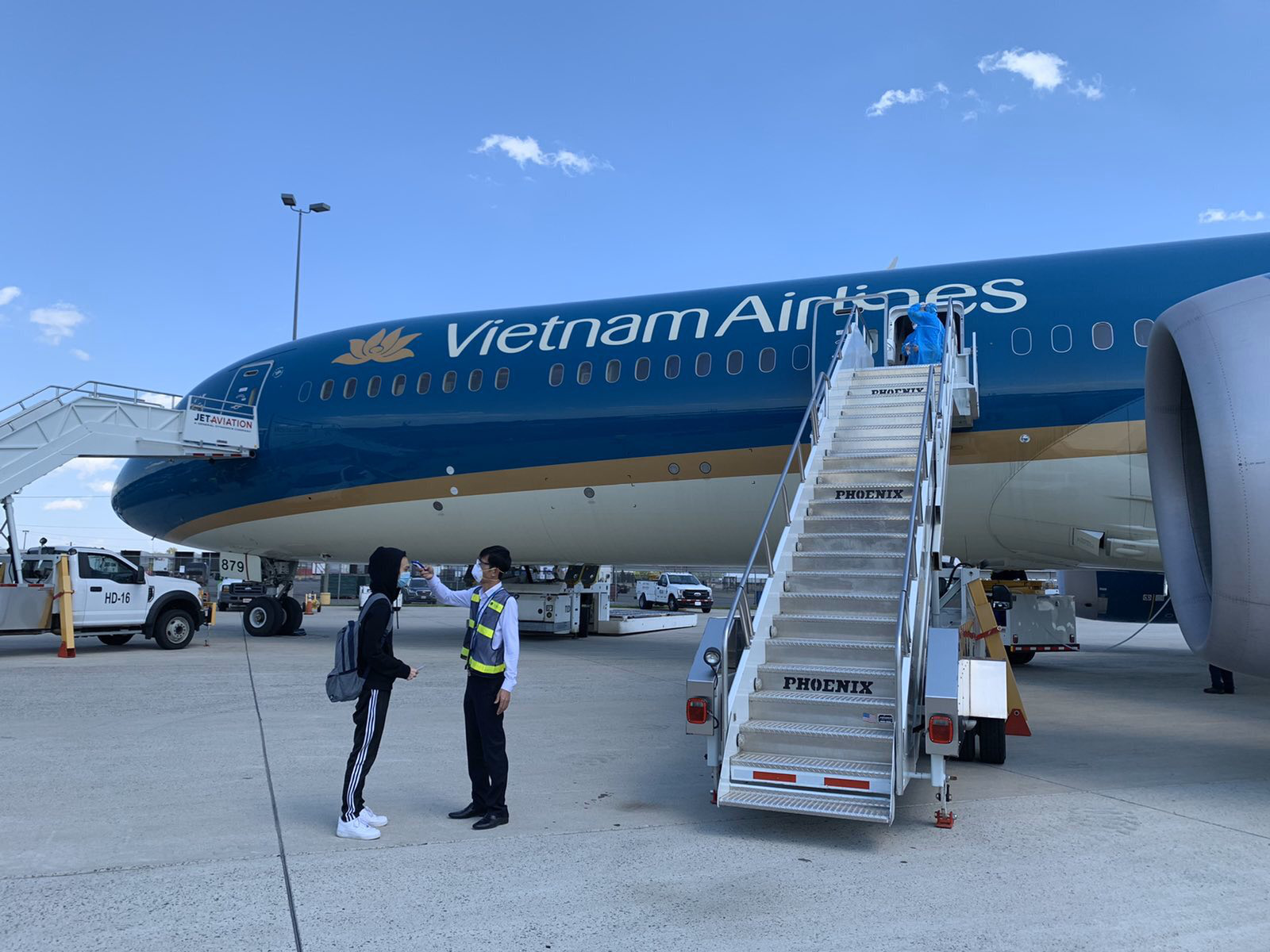Đưa hơn 340 người Việt từ Washington DC về Nội B&agrave;i - Ảnh 9.