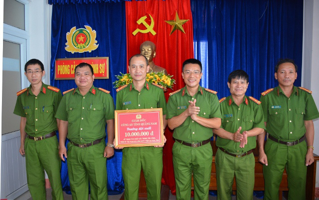 Khởi tố người chồng bóp cổ, nhấn nước vợ chết rồi tạo hiện trường giả - Ảnh 2.