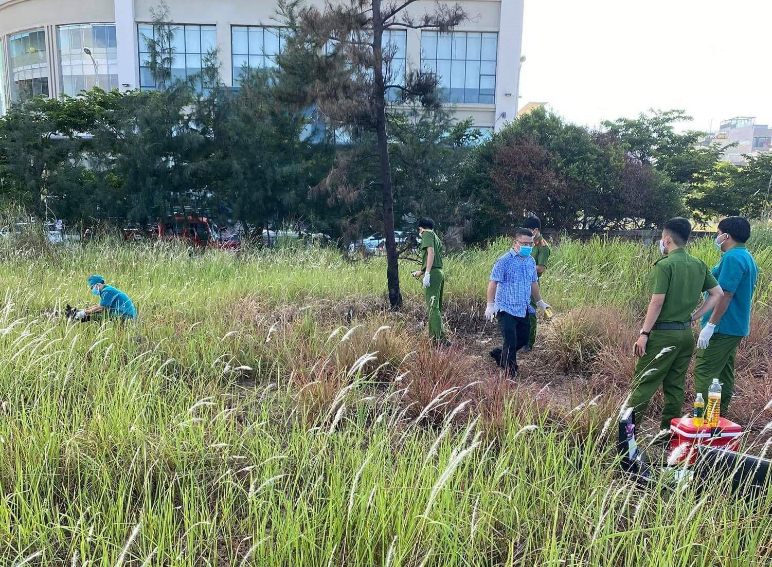 Hoảng hồn phát hiện thi thể người đàn ông cháy đen sát bờ biển Đà Nẵng