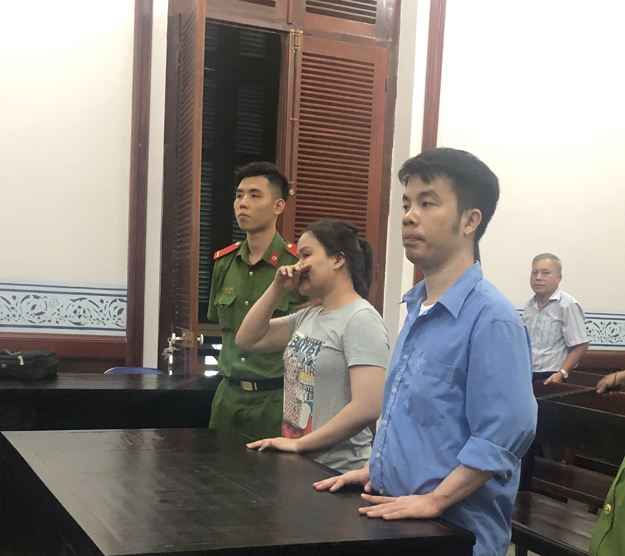 Không thể "lật mặt" kẻ thuê 2 đối tượng giao nhận hàng chục ký ma túy