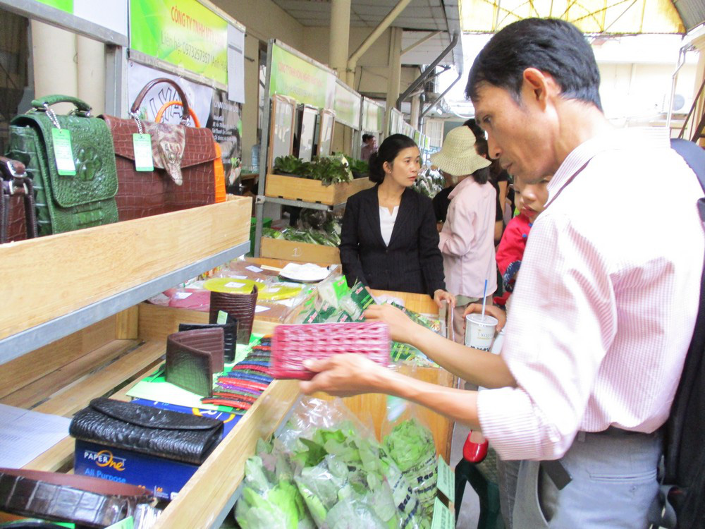C&aacute; sấu rớt gi&aacute;, chỉ c&ograve;n 50.000 đồng/kg vẫn kh&ocirc;ng ai mua  - Ảnh 1.