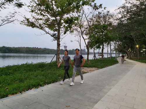 Xanh - đẹp đôi bờ sông Hương