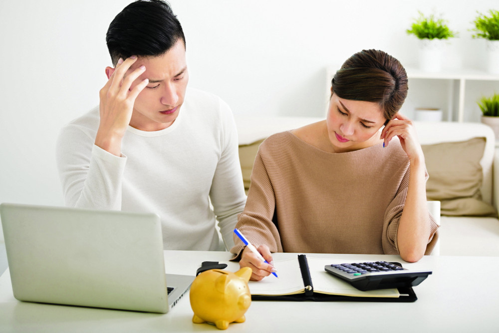 Mặt tr&aacute;i kinh khủng của chồng - Ảnh 1.