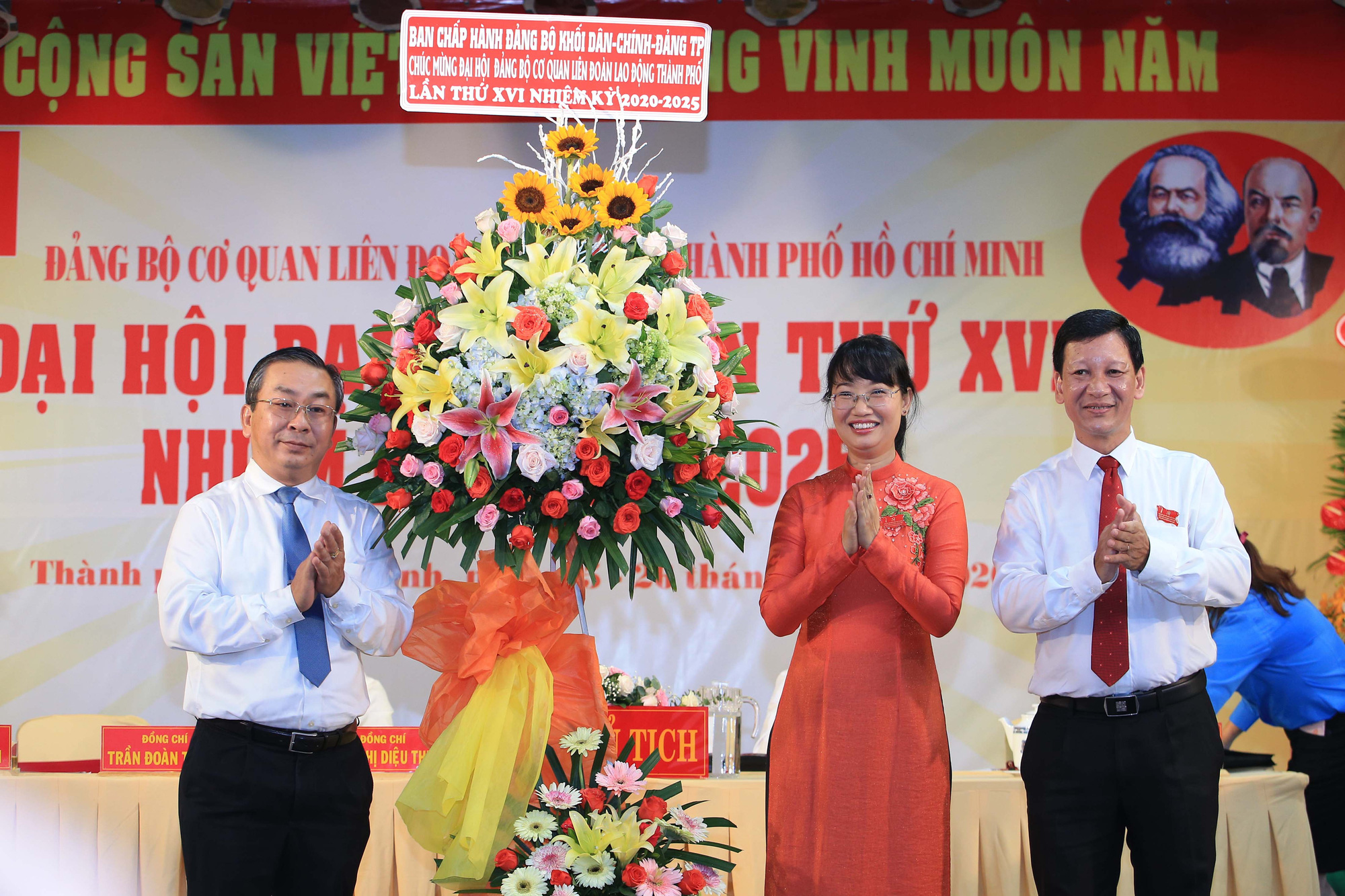 B&agrave; Trần Thị Diệu Th&uacute;y tiếp tục được bầu giữ chức B&iacute; thư Đảng ủy Cơ quan LĐLĐ TP HCM - Ảnh 2.
