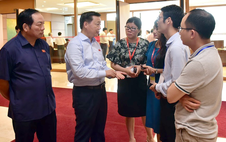 Bộ trưởng Trần Hồng Hà: Không có người nước ngoài nào sở hữu đất ở nơi nhạy cảm! - Ảnh 1.