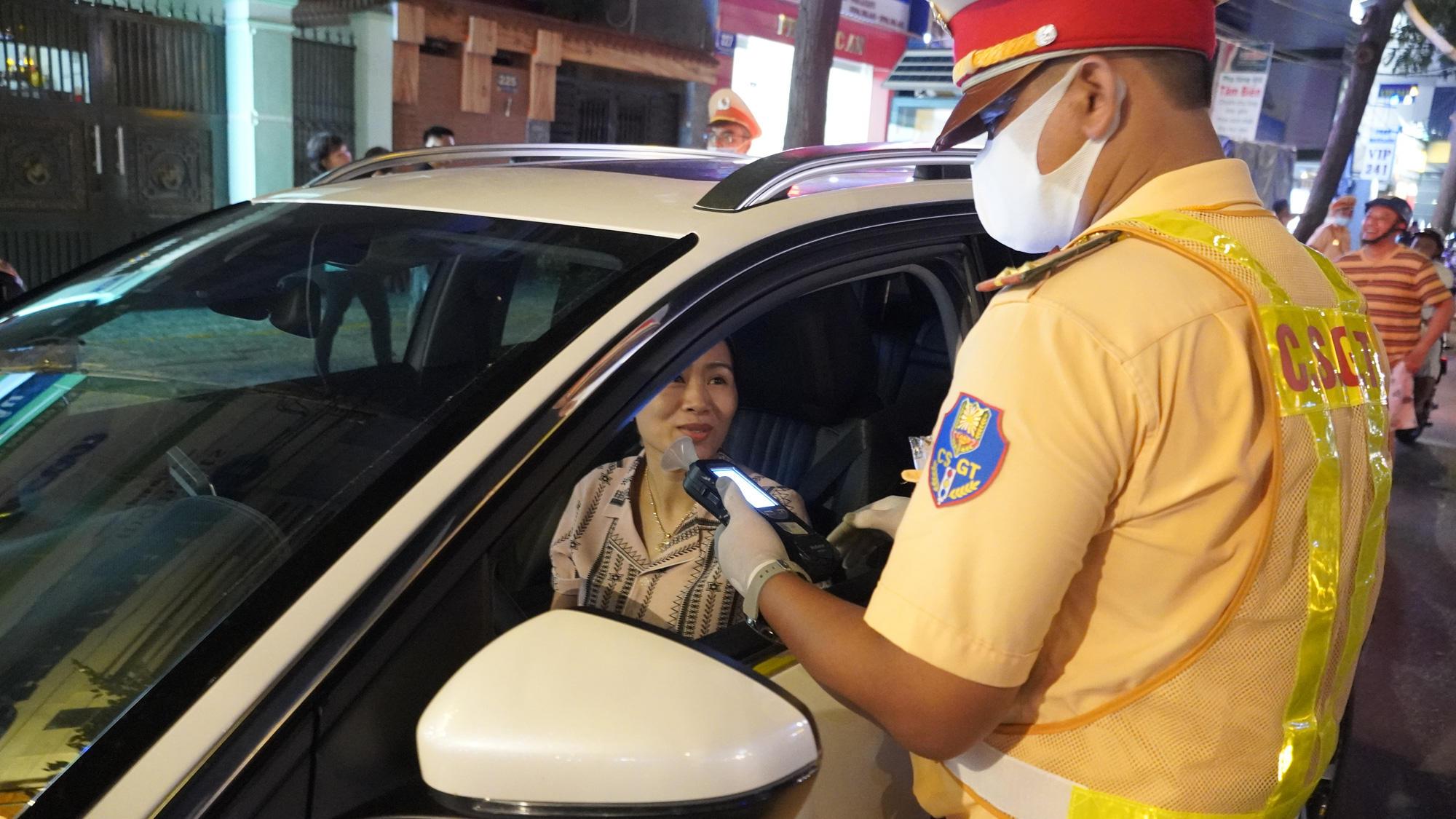 CSGT chốt chặn 2 đ&ecirc;m li&ecirc;n tục ở Vũng T&agrave;u, h&agrave;ng loạt l&aacute;i xe... &ldquo;&ocirc;m hận&rdquo;! - Ảnh 1.