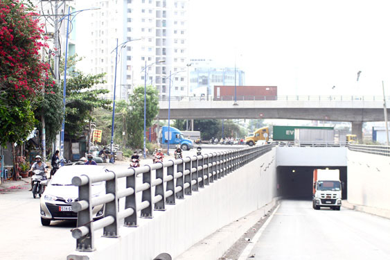 CHẨN BỆNH HÀNG LOẠT DỰ ÁN TRỌNG ĐIỂM (*): Quyết thông cửa ngõ phía Đông - Ảnh 1.