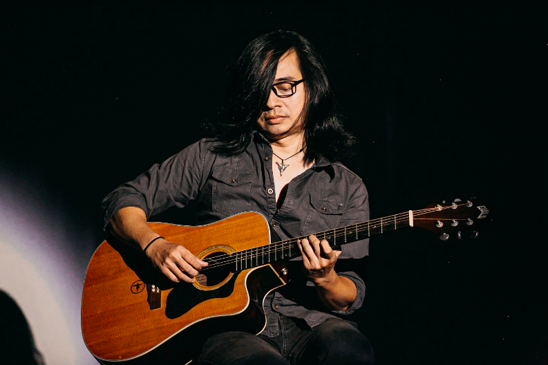 Tùng Dương chìm đắm trong bản ballad đẹp như mơ với cố nghệ sĩ Trần Lập - Ảnh 2.