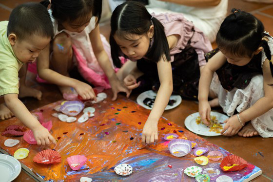 "Vẽ lên cổ tích" gây quỹ cho trẻ khiếm khuyết