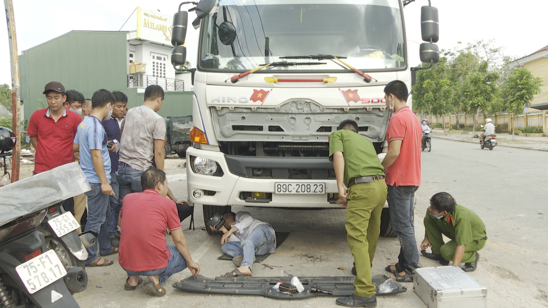Điều khiển xe tải tông chết người rồi ung dung bỏ trốn