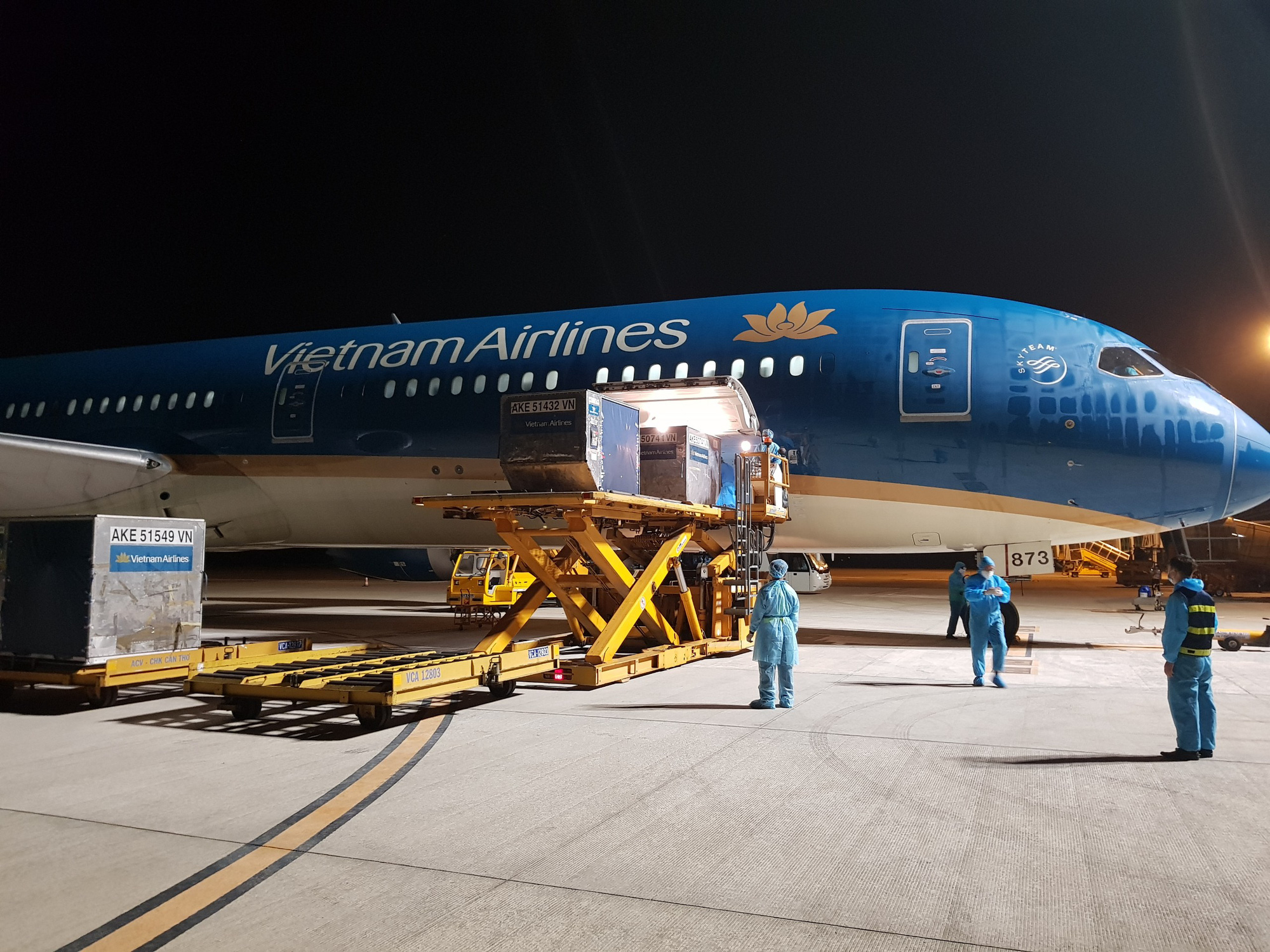Chuyến bay đầu ti&ecirc;n đưa gần 300 c&ocirc;ng d&acirc;n Việt Nam từ khu vực Trung Đ&ocirc;ng về nước - Ảnh 9.
