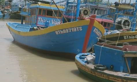 T&agrave;u h&agrave;ng nghi đ&acirc;m ch&igrave;m t&agrave;u c&aacute; rồi bỏ mặc ngư d&acirc;n l&ecirc;nh đ&ecirc;nh tr&ecirc;n biển - Ảnh 3.