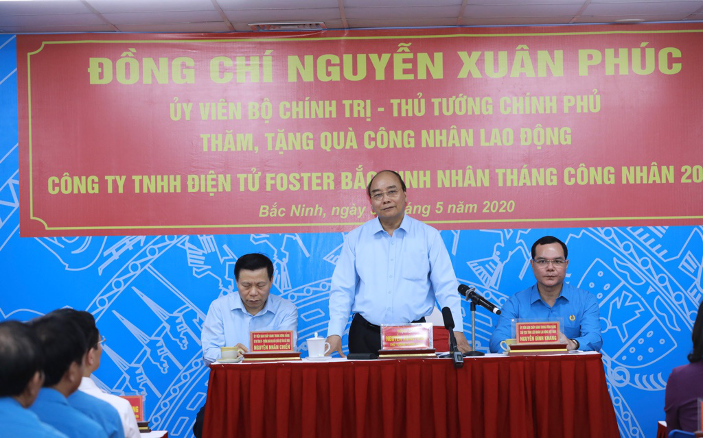 Thủ tướng Nguyễn Xuân Phúc thăm hỏi, động viên công nhân, người lao động tại Bắc Ninh - Ảnh 3.