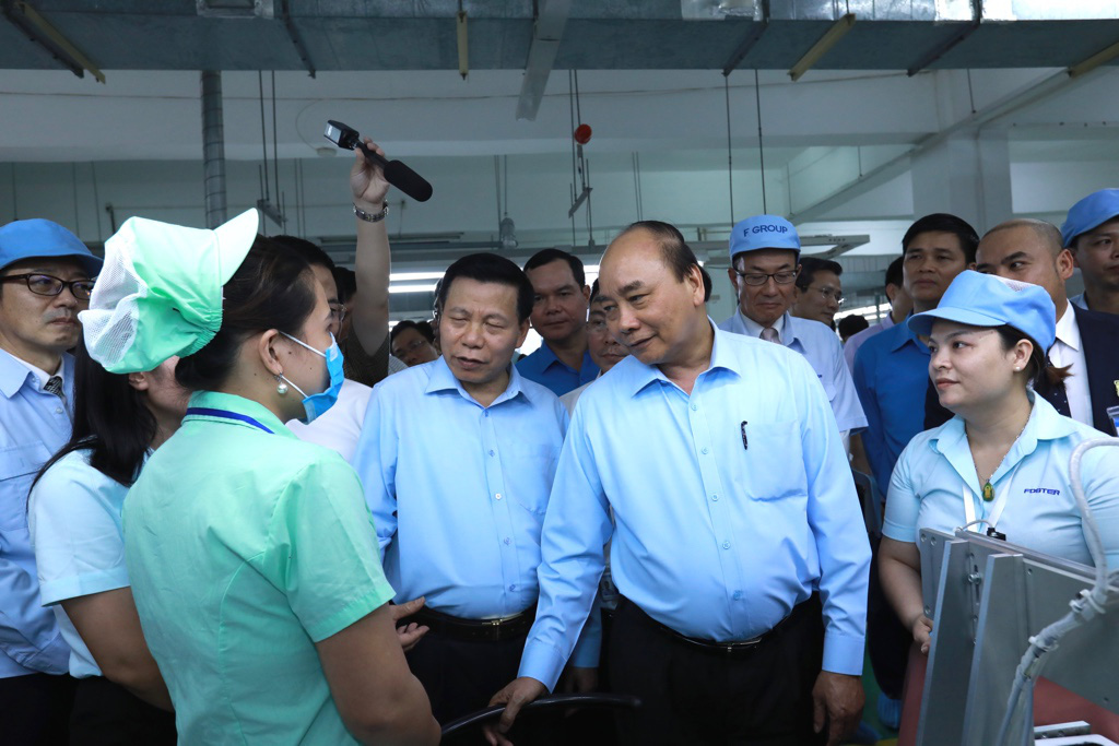 Thủ tướng Nguyễn Xuân Phúc thăm hỏi, động viên công nhân, người lao động tại Bắc Ninh - Ảnh 2.