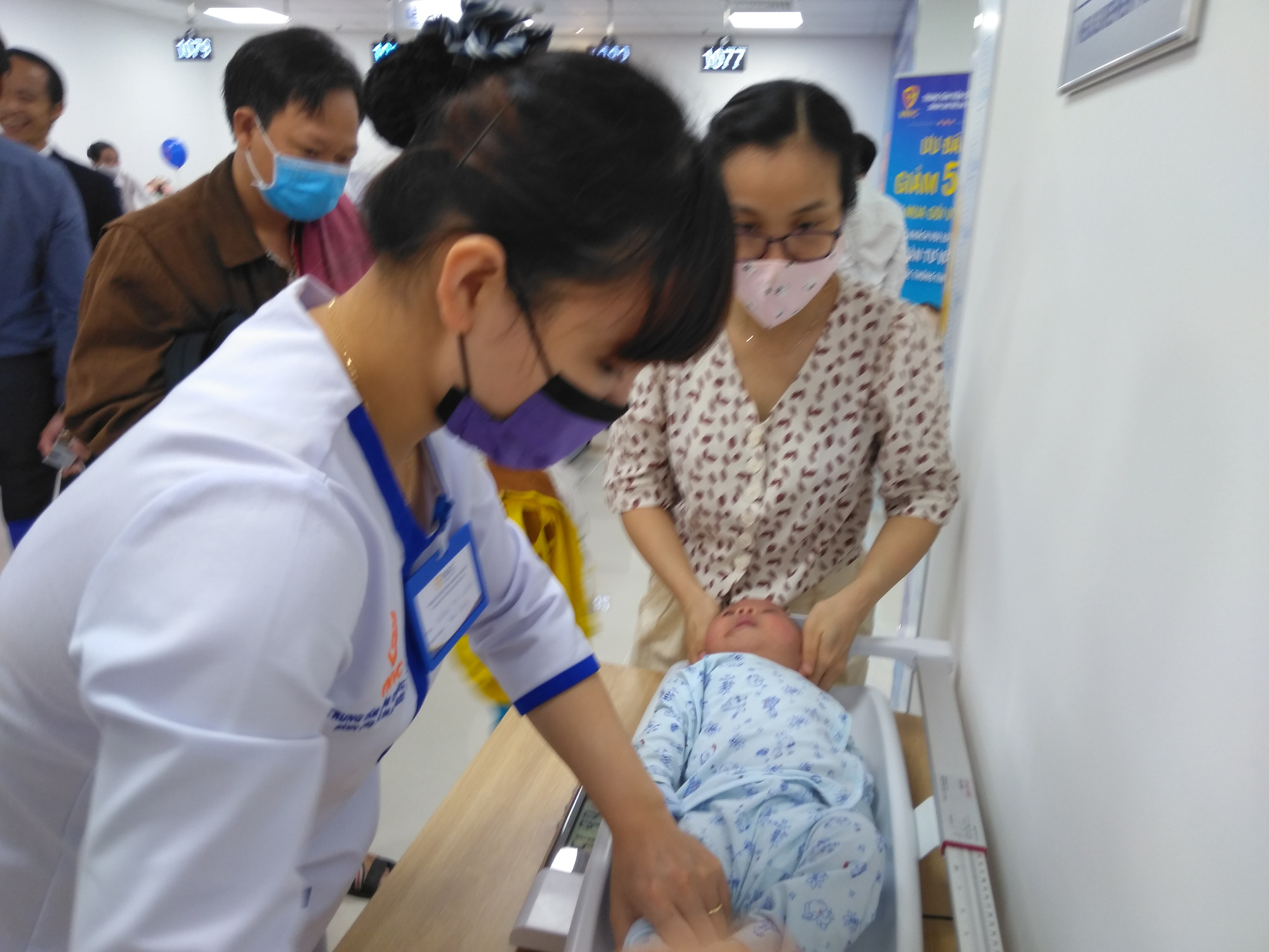TP HCM: C&oacute; nơi ti&ecirc;m chủng cho trẻ c&aacute;c huyện v&ugrave;ng s&ocirc;ng nước - Ảnh 2.