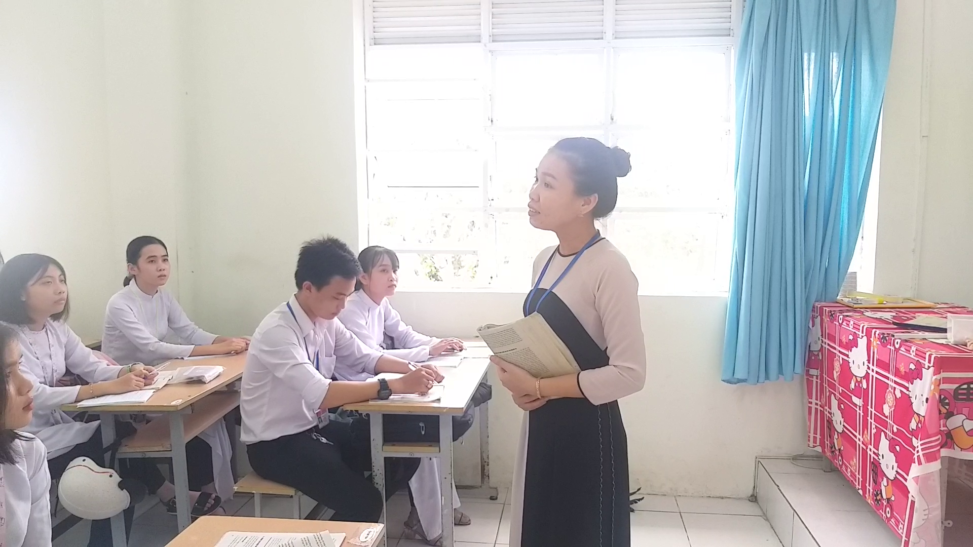 CLIP: Cô giáo trẻ ở Cà Mau tiết lộ lý do hát cải lương khi dạy truyện Kiều