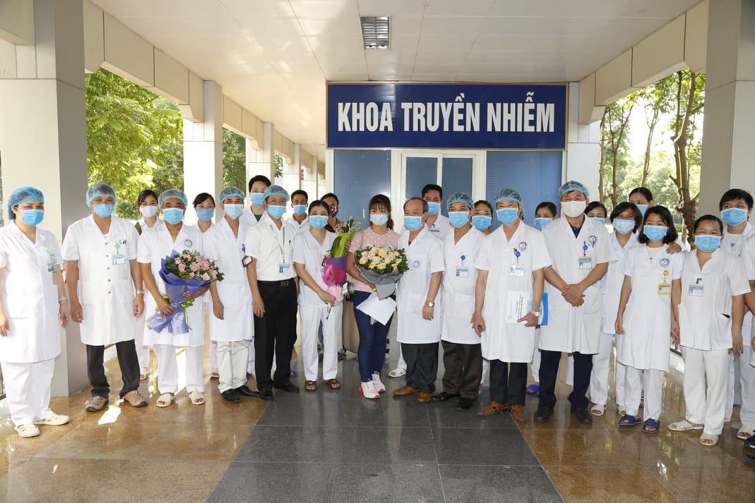 Nữ bệnh nh&acirc;n 166 xuất viện sau 4 lần &acirc;m t&iacute;nh với SARS-CoV-2 - Ảnh 2.