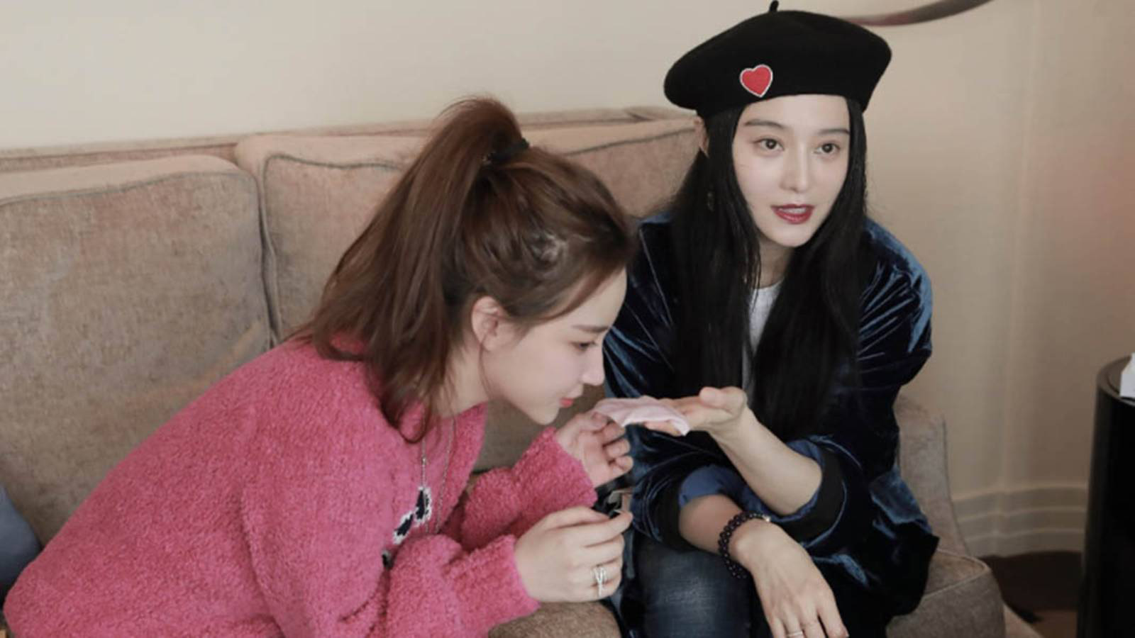 Phạm Băng Băng đối mặt lệnh cấm livestream b&aacute;n h&agrave;ng - Ảnh 2.