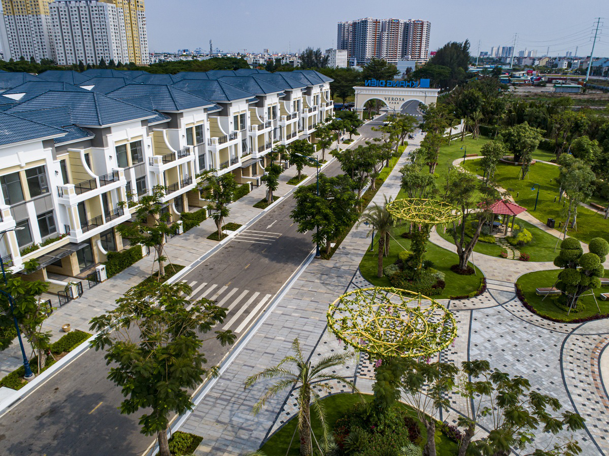 Bất động sản nh&agrave; li&ecirc;n kế v&agrave; kh&ocirc;ng gian sống xanh &ldquo;l&ecirc;n ng&ocirc;i&rdquo; - Ảnh 3.