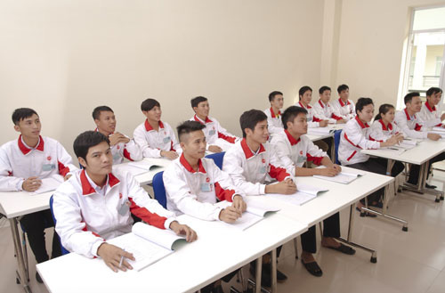 Lao động xuất khẩu nóng lòng chờ... hết dịch