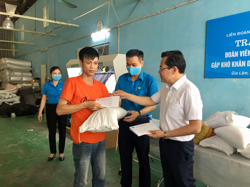 Hà Nội: Gần 500 phần quà đến với đoàn viên