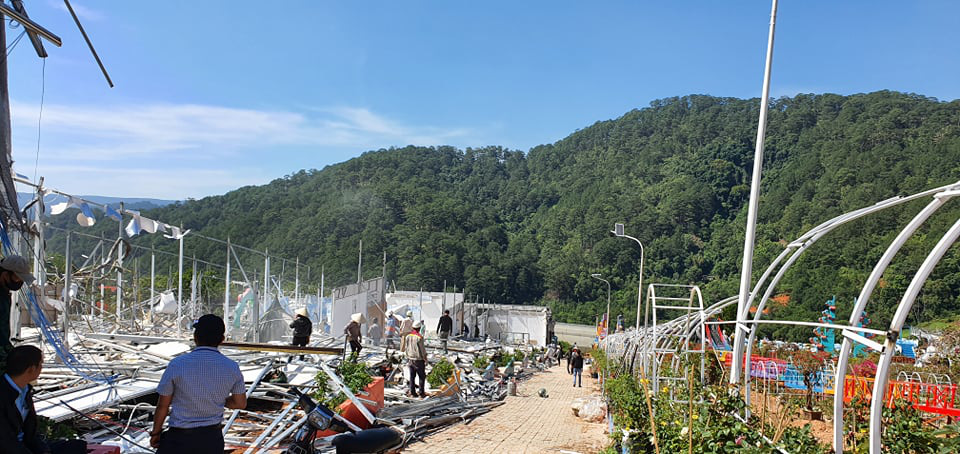 Cận cảnh tháo dỡ Khu du lịch Vườn thượng uyển bay chui ngay cửa ngõ Đà Lạt - Ảnh 3.