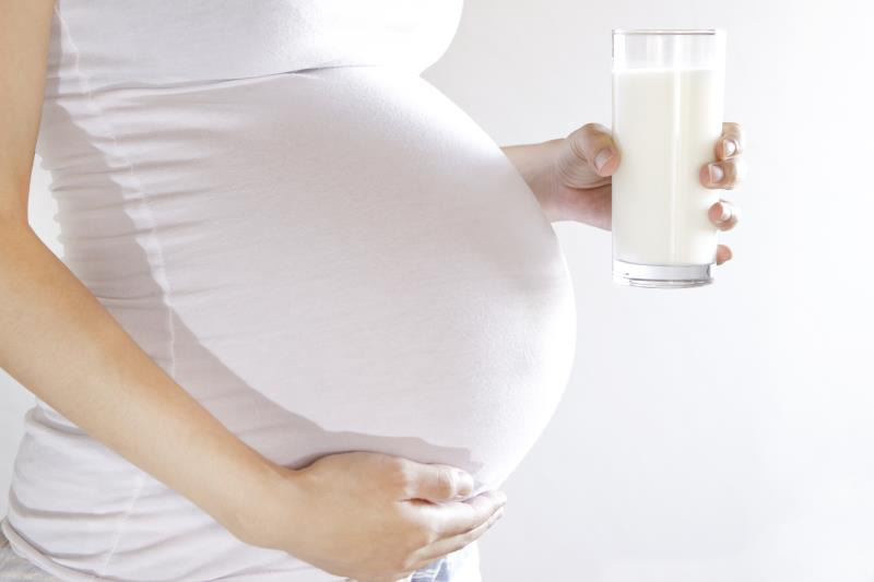 Bà bầu uống bao nhiêu sữa là đủ?