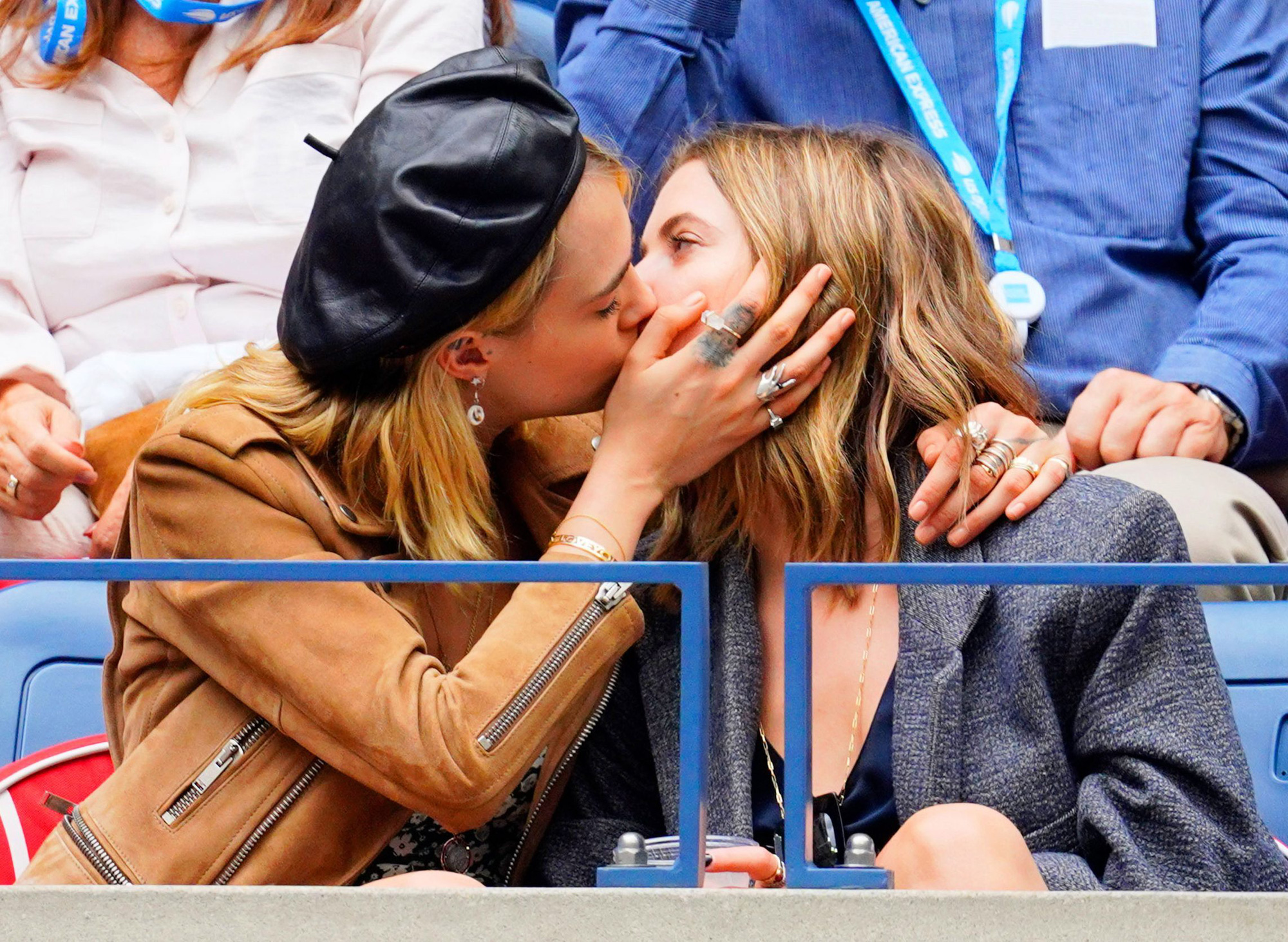 Thi&ecirc;n thần nội y Cara Delevingne chia tay người y&ecirc;u đồng giới - Ảnh 3.