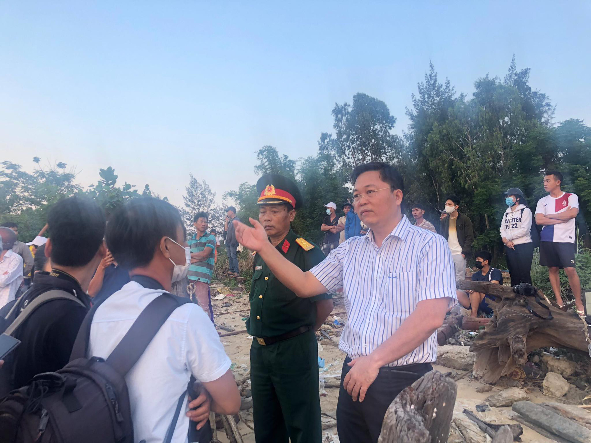Vụ lật thuyền 5 người mất tích: Bí thư, chủ tịch Quảng Nam tới hiện trường