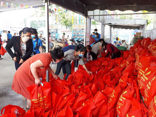 Sẻ chia ấm l&ograve;ng - Ảnh 2.