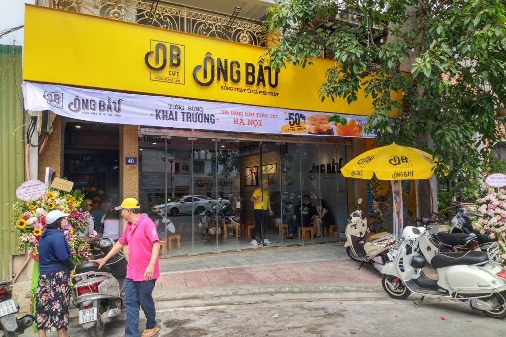 C&agrave; ph&ecirc; &Ocirc;ng Bầu khai trương cửa h&agrave;ng đầu ti&ecirc;n tại H&agrave; Nội  - Ảnh 1.