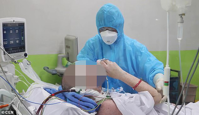 Truyền thông nước ngoài bất ngờ về sự hồi phục kỳ diệu của phi công người Anh