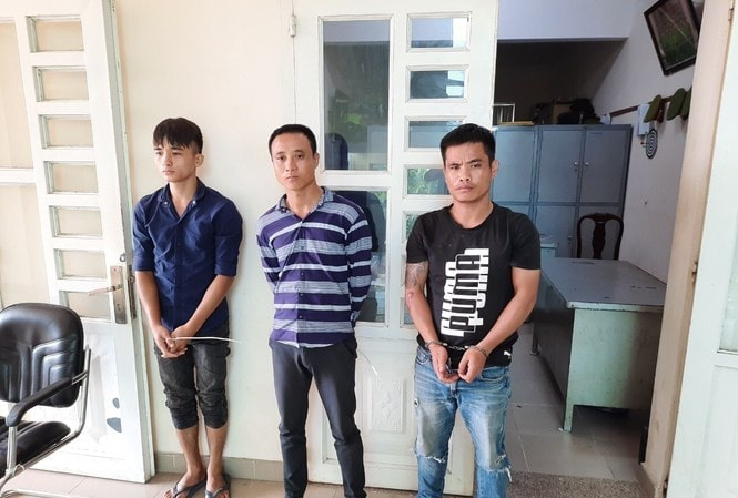 Bắt nh&oacute;m cho vay nặng l&atilde;i, chiếm nh&agrave; đất ở Đồng Nai - Ảnh 1.