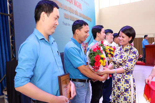 Bình Dương: Tuyên dương lao động giỏi, lao động sáng tạo