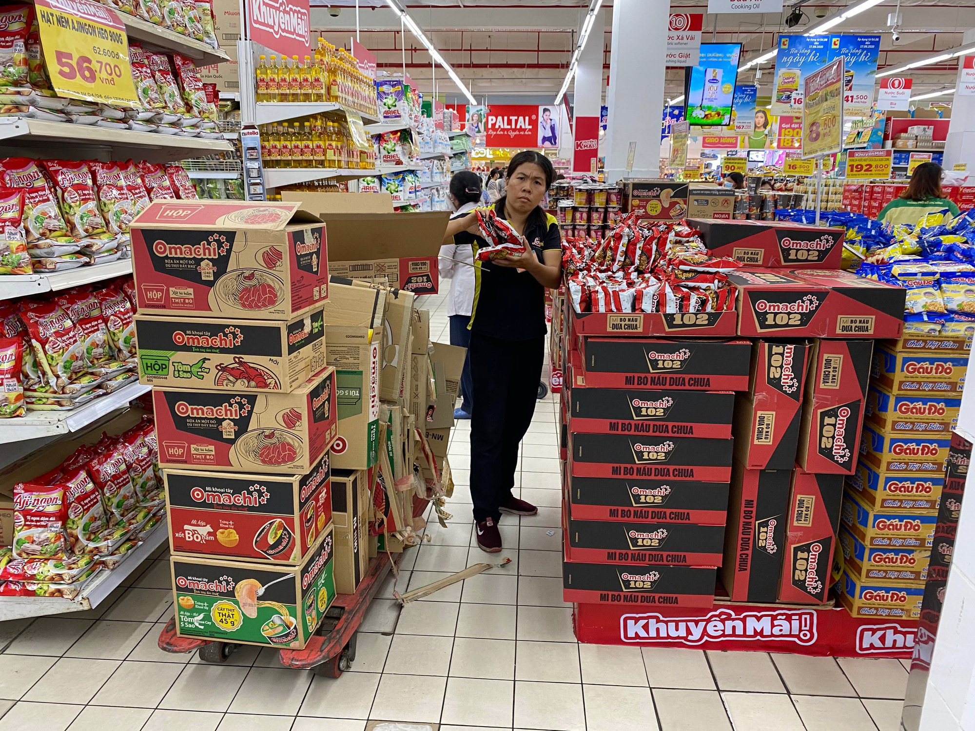Big C Miền Đ&ocirc;ng xả h&agrave;ng trước ng&agrave;y đ&oacute;ng cửa - Ảnh 13.