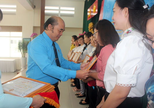 Vẫn còn thỏa ước lao động tập thể trái luật