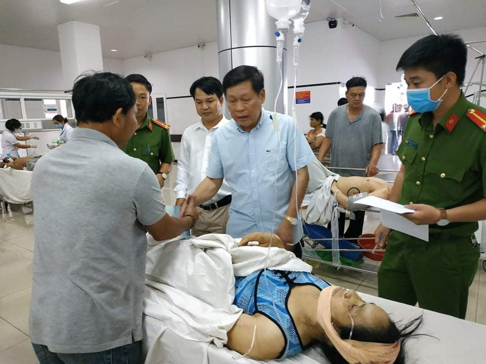 CLIP: Khoảnh khắc kinh ho&agrave;ng xe tải lao v&agrave;o chợ l&agrave;m 5 người chết, 5 bị thương - Ảnh 13.