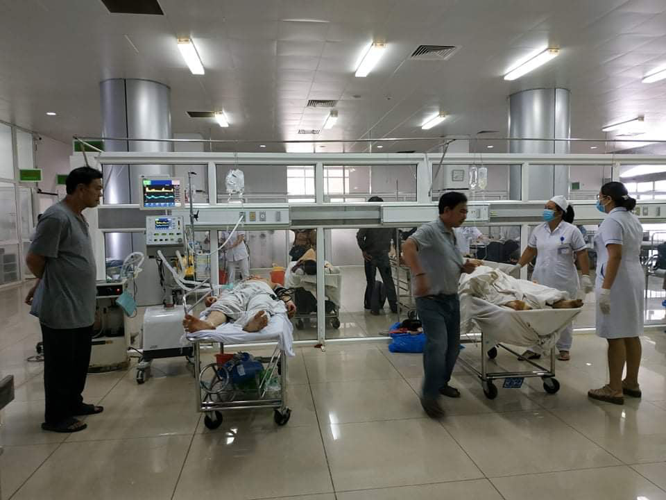 CLIP: Khoảnh khắc kinh ho&agrave;ng xe tải lao v&agrave;o chợ l&agrave;m 5 người chết, 5 bị thương - Ảnh 9.