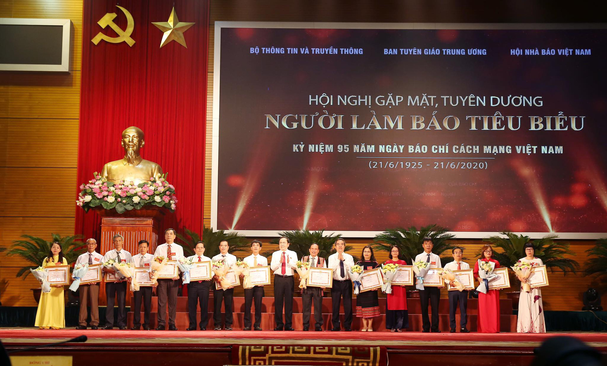 Tuy&ecirc;n dương 187 người l&agrave;m b&aacute;o ti&ecirc;u biểu to&agrave;n quốc - Ảnh 6.